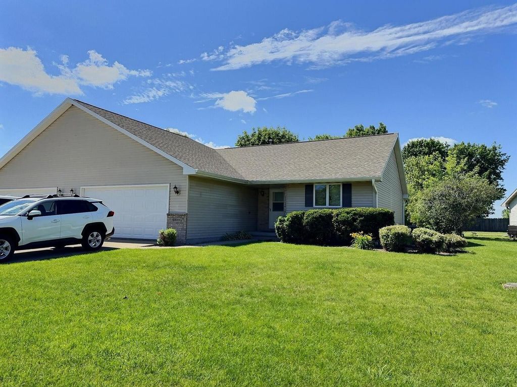 W3183 WESTOWNE COURT, Appleton, WI 54915