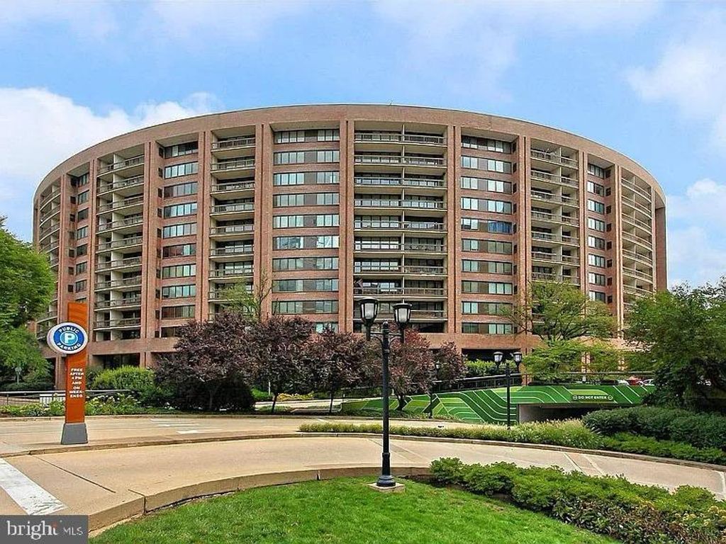 1805 CRYSTAL DRIVE # 504S, Arlington, VA 22202