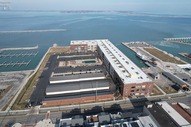 401 W Shoreline Dr Unit 338, Sandusky, OH 44870