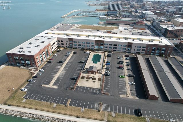 401 W Shoreline Dr Unit 338, Sandusky, OH 44870