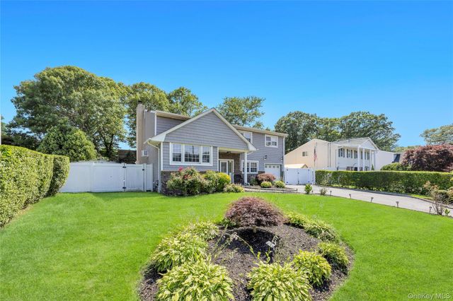 99 Schneider Lane, Hauppauge, NY 11788
