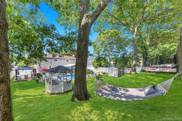 99 Schneider Lane, Hauppauge, NY 11788