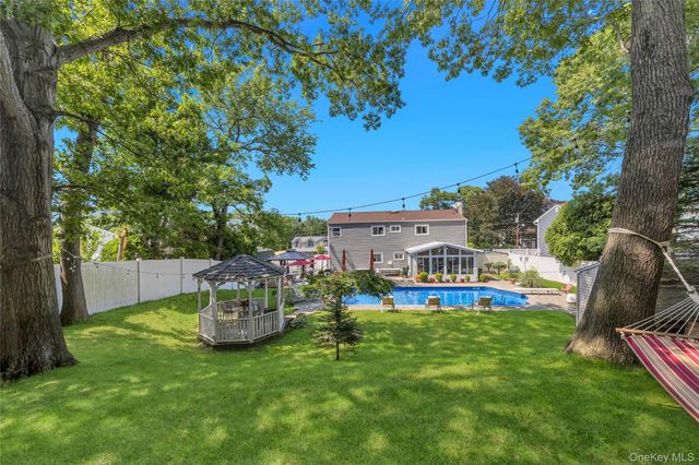 99 Schneider Lane, Hauppauge, NY 11788