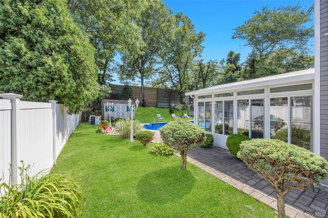 99 Schneider Lane, Hauppauge, NY 11788