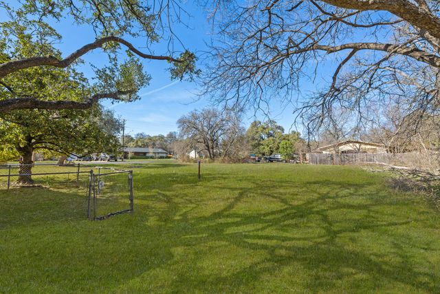 6105 Oakclaire DR, Austin, TX 78735