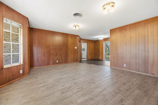 6105 Oakclaire DR, Austin, TX 78735