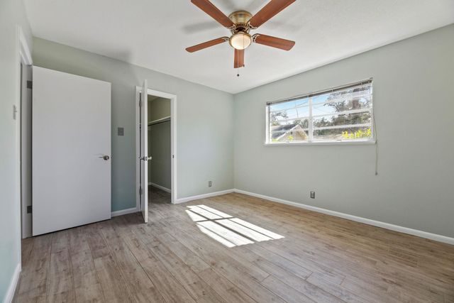 6105 Oakclaire DR, Austin, TX 78735