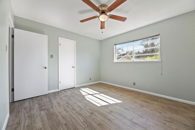 6105 Oakclaire DR, Austin, TX 78735