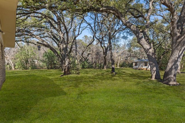 6105 Oakclaire DR, Austin, TX 78735