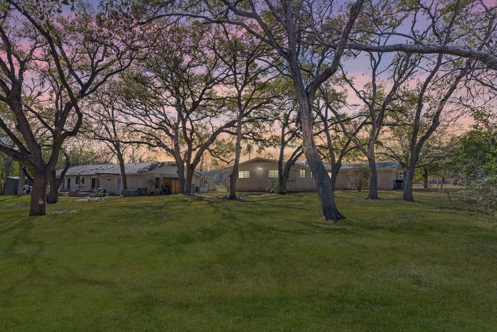 6105 Oakclaire DR, Austin, TX 78735