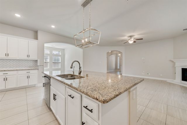 2605 Melrose Drive, Mansfield, TX 76084