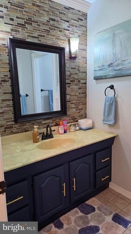 3733 VIEWPOINT CT, Slatington, PA 18080