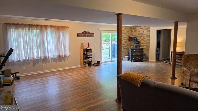 3733 VIEWPOINT CT, Slatington, PA 18080