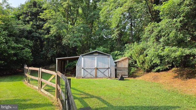 3733 VIEWPOINT CT, Slatington, PA 18080