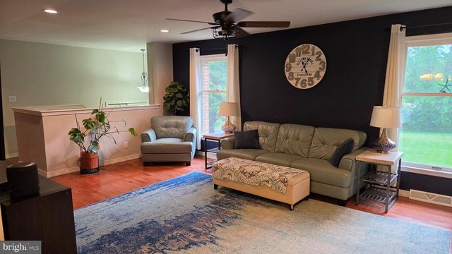 3733 VIEWPOINT CT, Slatington, PA 18080