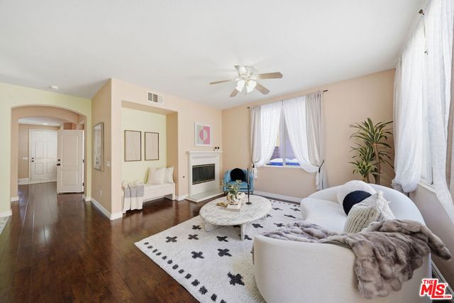 28926 Mirada Circulo, Valencia, CA 91354