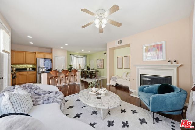 28926 Mirada Circulo, Valencia, CA 91354