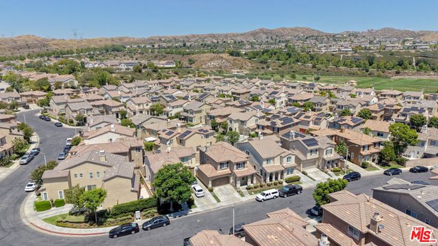 28926 Mirada Circulo, Valencia, CA 91354