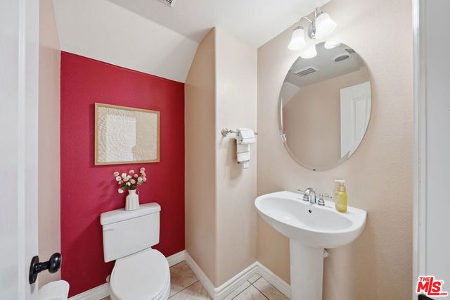 28926 Mirada Circulo, Valencia, CA 91354