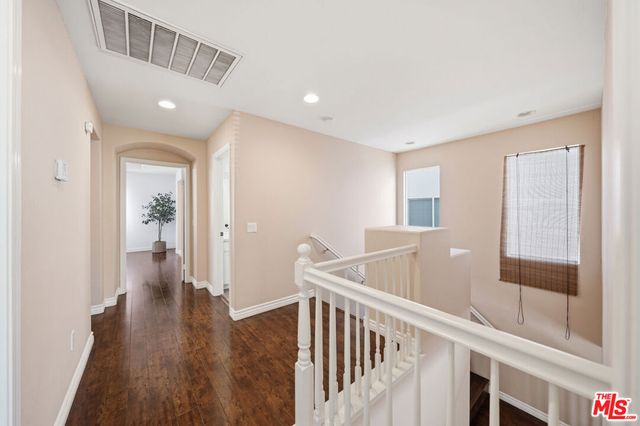28926 Mirada Circulo, Valencia, CA 91354