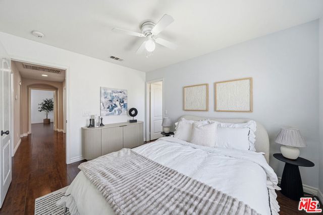 28926 Mirada Circulo, Valencia, CA 91354