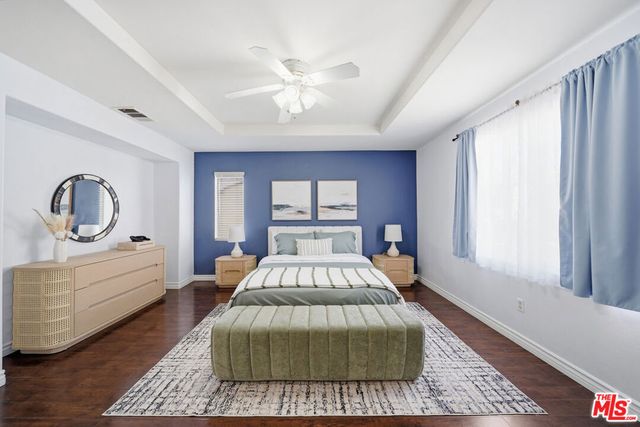 28926 Mirada Circulo, Valencia, CA 91354
