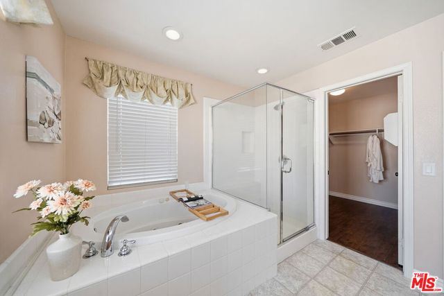 28926 Mirada Circulo, Valencia, CA 91354