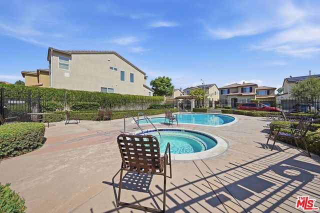 28926 Mirada Circulo, Valencia, CA 91354