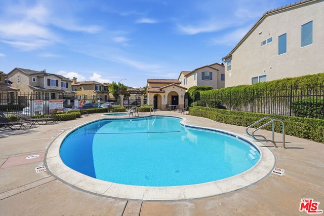 28926 Mirada Circulo, Valencia, CA 91354