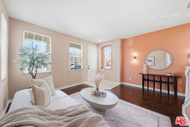 28926 Mirada Circulo, Valencia, CA 91354