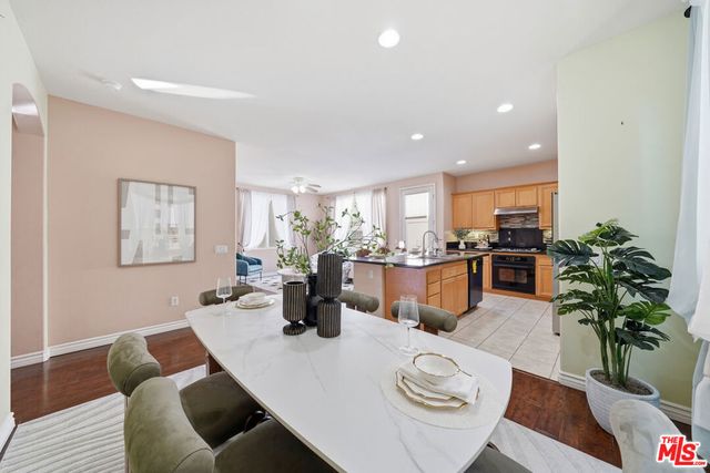 28926 Mirada Circulo, Valencia, CA 91354