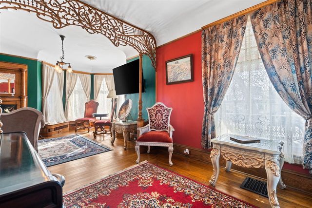 1401 Greenwood Avenue, Jackson, MI 49203