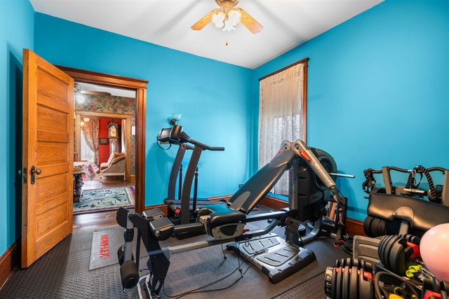 1401 Greenwood Avenue, Jackson, MI 49203