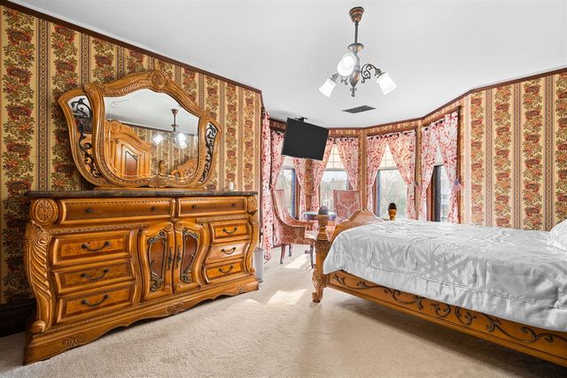 1401 Greenwood Avenue, Jackson, MI 49203