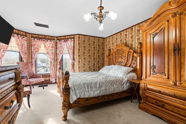 1401 Greenwood Avenue, Jackson, MI 49203