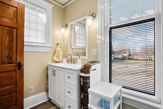 1401 Greenwood Avenue, Jackson, MI 49203