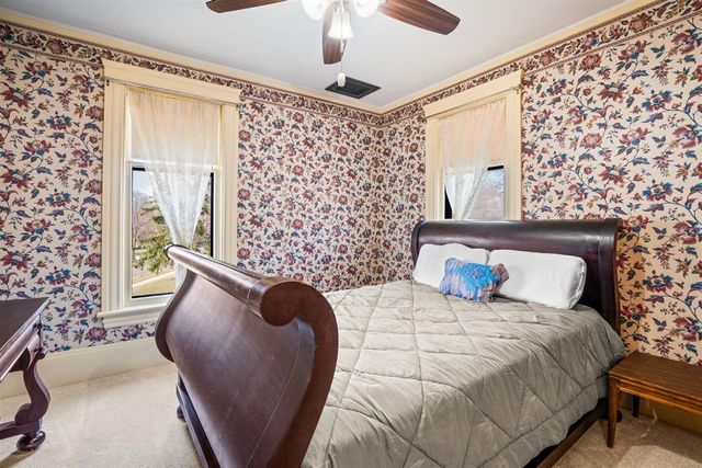 1401 Greenwood Avenue, Jackson, MI 49203