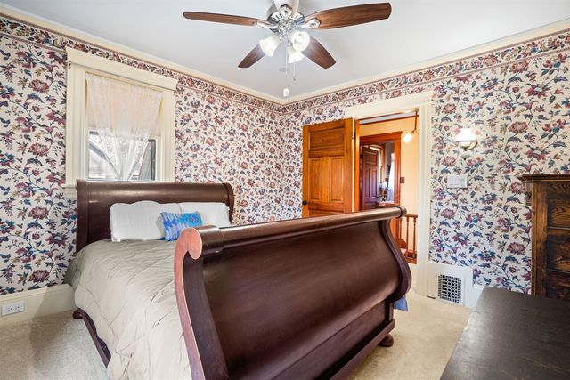 1401 Greenwood Avenue, Jackson, MI 49203