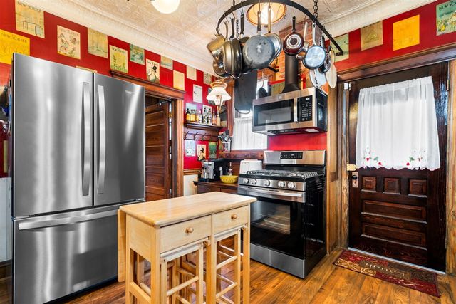 1401 Greenwood Avenue, Jackson, MI 49203