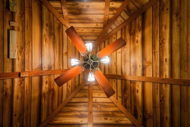 1401 Greenwood Avenue, Jackson, MI 49203