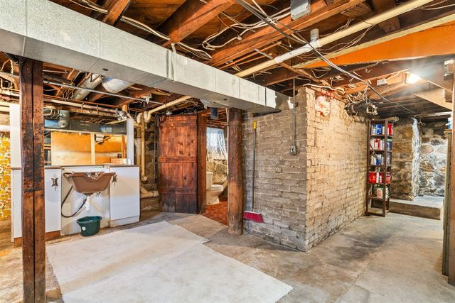 1401 Greenwood Avenue, Jackson, MI 49203