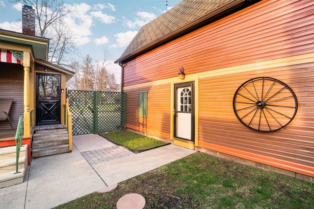 1401 Greenwood Avenue, Jackson, MI 49203