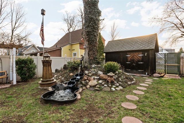 1401 Greenwood Avenue, Jackson, MI 49203