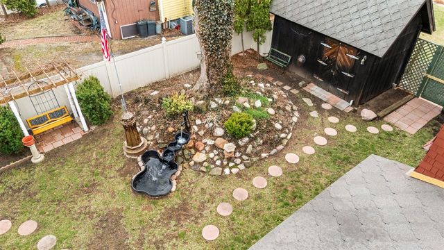 1401 Greenwood Avenue, Jackson, MI 49203