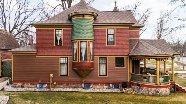 1401 Greenwood Avenue, Jackson, MI 49203