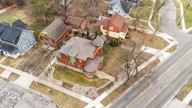 1401 Greenwood Avenue, Jackson, MI 49203