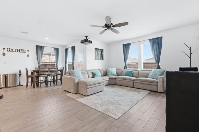 1044 Blackhorse Trail, Fort Worth, TX 76247