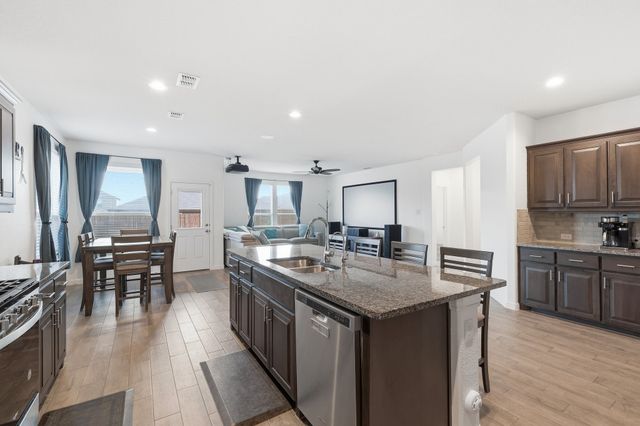 1044 Blackhorse Trail, Fort Worth, TX 76247