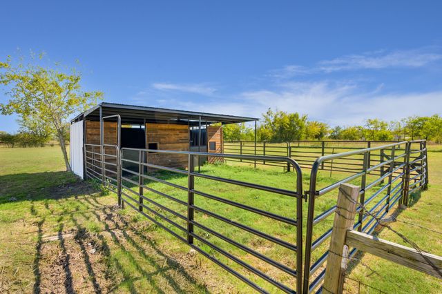 5774 Farm Road 904 S, Commerce, TX 75448