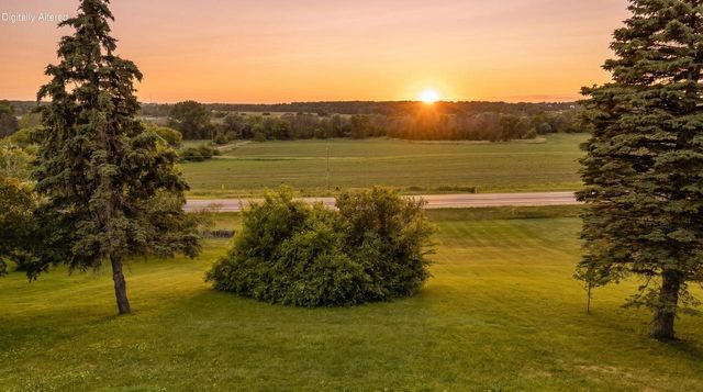 N5506 County Road E, Iron Ridge, WI 53035